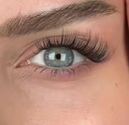Essenza Mia Lashes C007 – Premium selbstklebende Wimpern